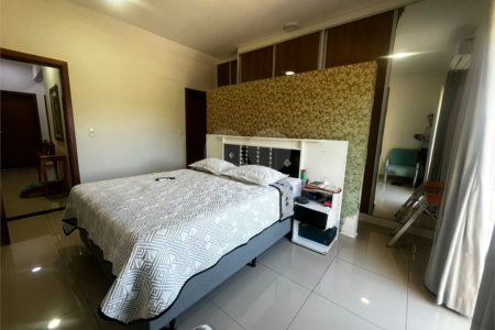 Casa à venda com 4 quartos, sendo 2 suítes, em Vila Nastri, Itapetininga, SP