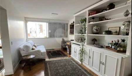 Apartamento à venda com 3 quartos, sendo 1 suíte,  em Moema, São Paulo, SP