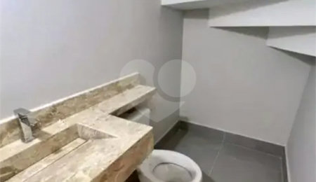 Sobrado à venda com 2 quartos, sendo 1 suíte, em Vila Nina, São Paulo, SP