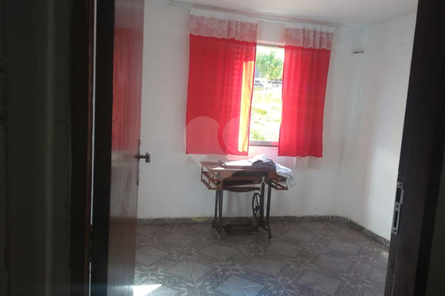 Apartamento à venda com 2 quartos em Cidade Tiradentes, São Paulo, SP