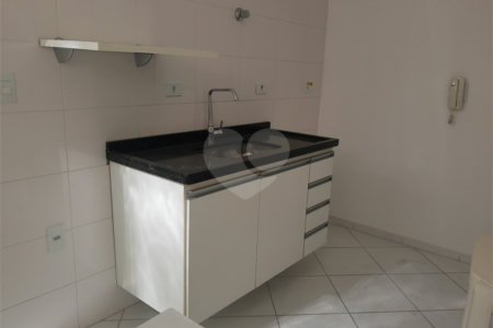 Casa à venda com 3 quartos, sendo 1 suíte, em Vila Mariana, São Paulo, SP