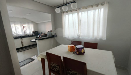 Casa Térrea à venda com 4 quartos, sendo 1 suíte,  em Vila Esperança, Atibaia, SP