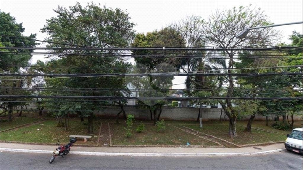 Sobrado à venda com 3 quartos, sendo 1 suíte, em Bosque da Saúde, São Paulo, SP