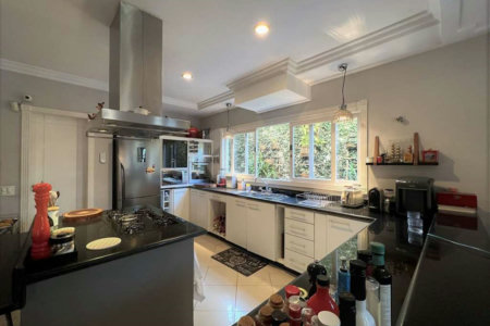 Casa à venda com 4 suítes em Vila Santo Antônio, Cotia, SP