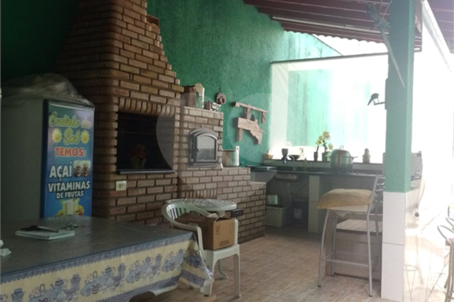Sobrado à venda com 6 quartos, sendo 2 suítes, em Tremembé, São Paulo, SP