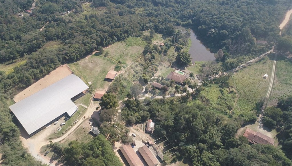 Sítio à venda com 3 suítes em Jardim Guaçu, São Roque, SP