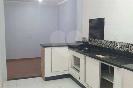 Casa térrea para locação e venda no Condomínio Mont Carlo I