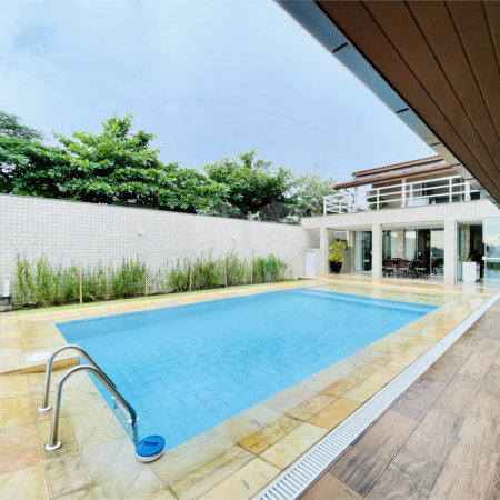 Casa à venda com 5 suítes no Centro, Porto Belo, SC