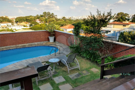 Sobrado à venda com 4 suítes em Jardim São Bento, São Paulo, SP