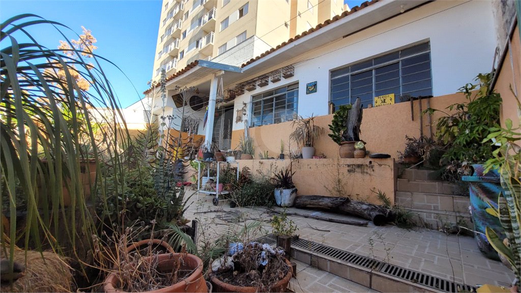 Casa à venda com 5 quartos, sendo 1 suíte, em Vila Hortência, Sorocaba, SP