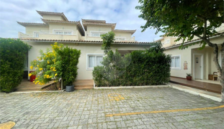 Casa em condomínio à venda com 4 quartos, sendo 2 suítes,  em Geribá, Armação dos Búzios, RJ