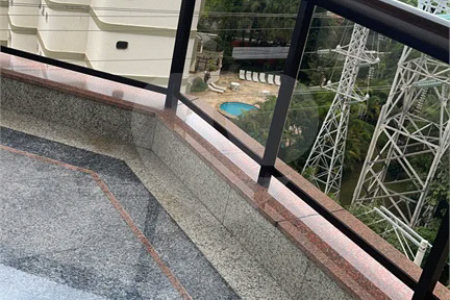 Apartamento com terraço 385m² 03 dormitórios sendo 2 suítes 5 vagas..Estuda Permuta.