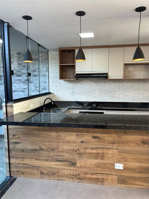 Casa à venda com 3 quartos, sendo 1 suíte, no condomínio Marselha IV, São Roque - SP
