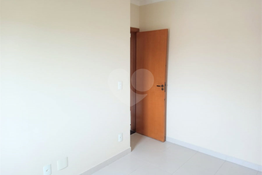 Casa à venda com 3 quartos, sendo 1 suíte, no condomínio Residencial Vila Primavera (zona Norte), São Paulo - SP