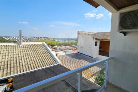 Sobrado à venda com 3 quartos, sendo 1 suíte,  em Residencial Colinas, Mogi das Cruzes, SP