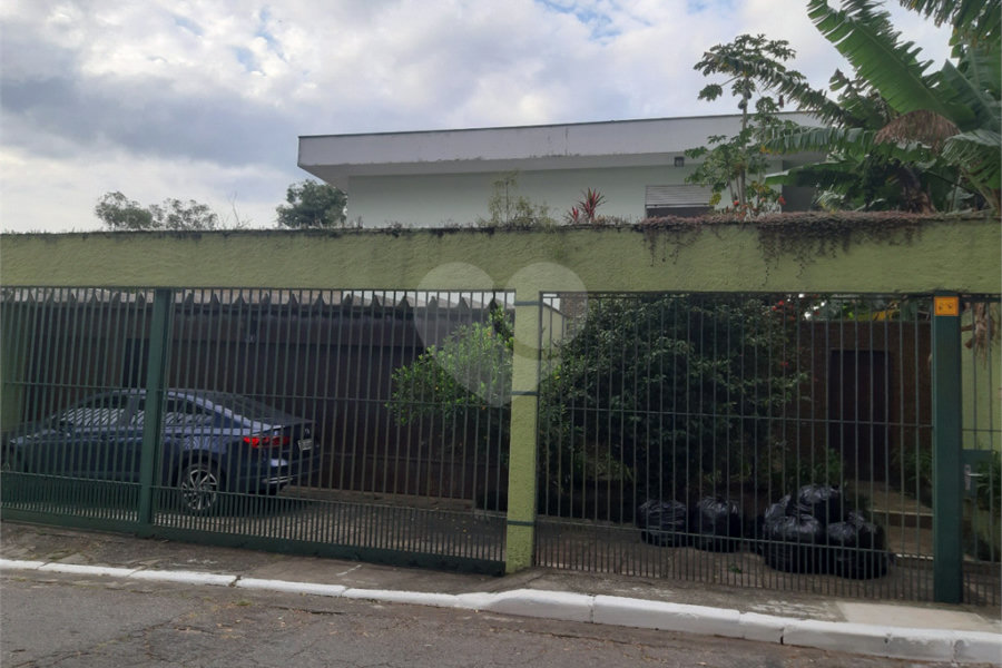 Sobrado à venda com 3 quartos, sendo 1 suíte, em Horto, São Paulo, SP