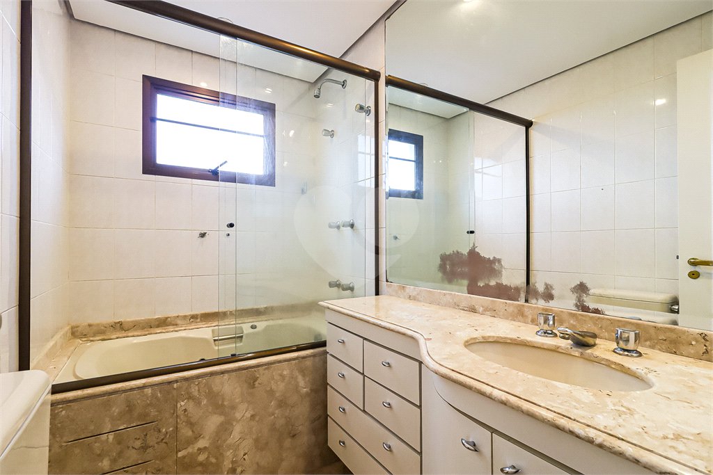 Apartamento à venda com 4 quartos, sendo 3 suítes, em Brooklin Paulista, São Paulo, SP