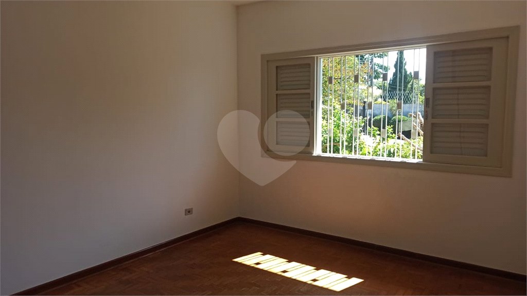 Casa à venda com 4 quartos, sendo 1 suíte, em Vila Santista, Atibaia, SP