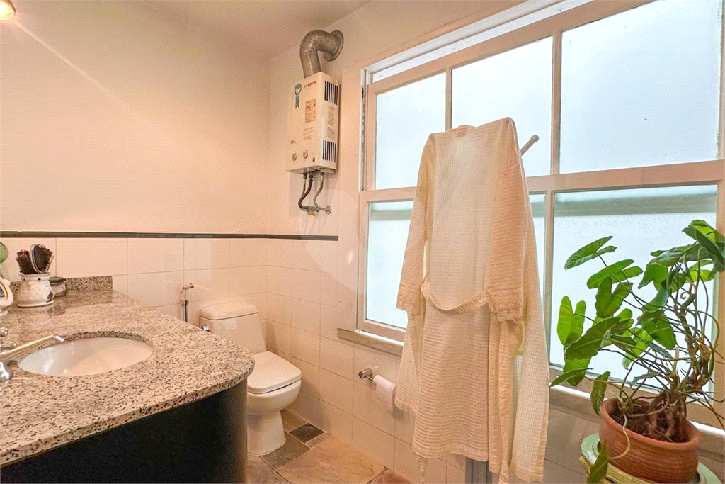 Cobertura à venda com 7 quartos, sendo 3 suítes,  em Lagoa, Rio de Janeiro, RJ