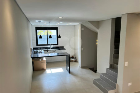 Casa à venda com 2 suítes no condomínio Cube Villa, São Paulo - SP