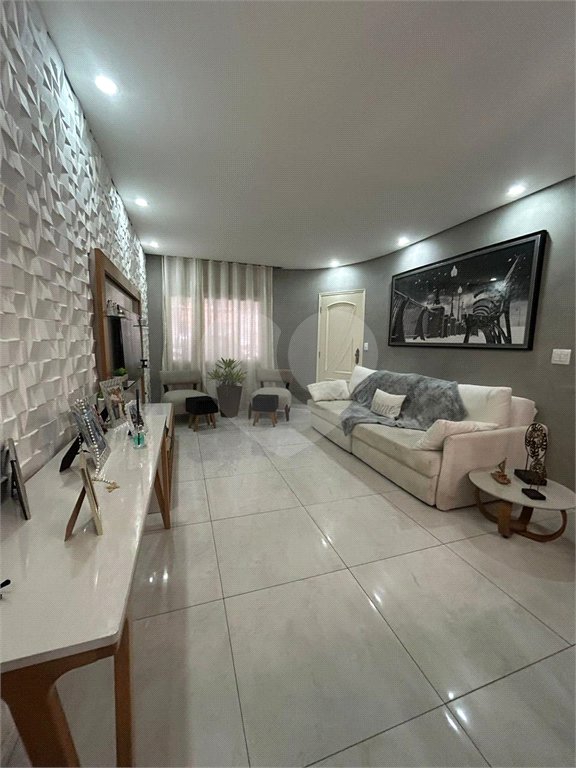 Casa de Vila à venda com 4 quartos, sendo 1 suíte, em Jardim Gramados de Sorocaba, Sorocaba, SP