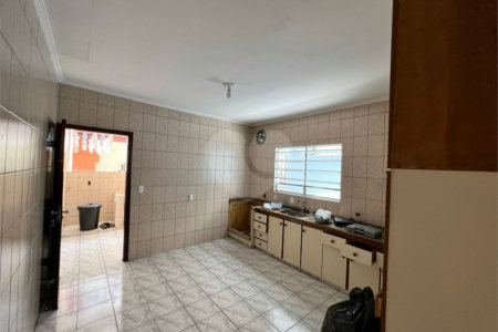 Sobrado com 3 dormitórios , sendo 1 suíte à venda no bairro Jardim Marek , Santo André