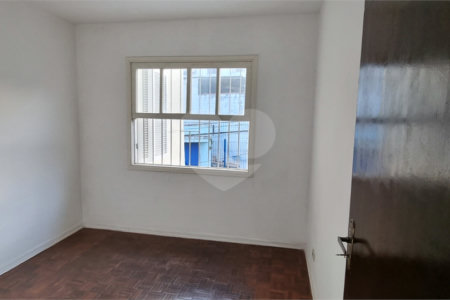 Casa à venda com 3 quartos, sendo 1 suíte,  em Jardim Rosa Maria, São Paulo, SP