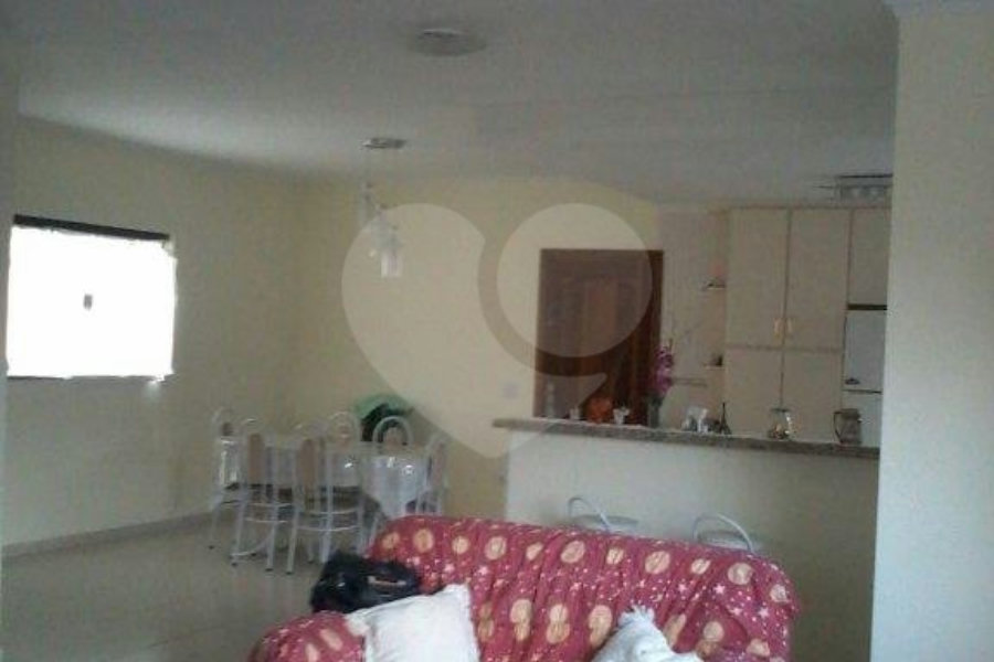 Casa à venda com 2 quartos, sendo 1 suíte,  em Jardim City, Guarulhos, SP