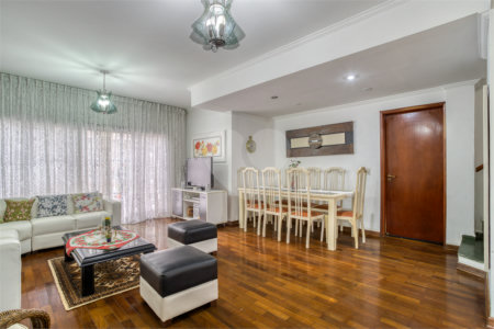 Casa de Vila à venda com 4 quartos, sendo 2 suítes, em Granja Julieta, São Paulo, SP