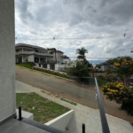 Casa à venda com 3 suítes no condomínio Shamballa III, Atibaia - SP