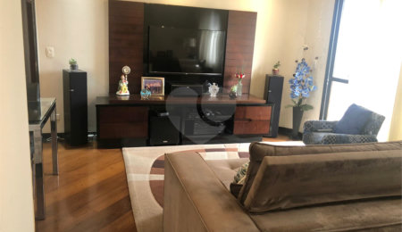 Apartamento à venda com 3 quartos, sendo 1 suíte,  em Vila Regente Feijó, São Paulo, SP