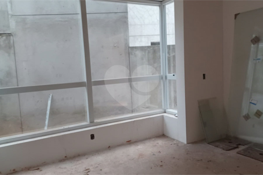 Casa à venda com 3 suítes no condomínio Residencial Floresta, São Paulo - SP