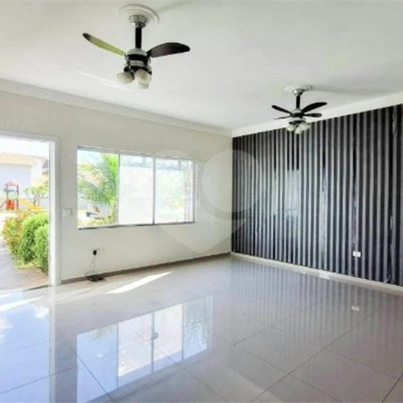 Casa à venda com 3 quartos, sendo 1 suíte, no condomínio Mirante dos Ipes, Salto - SP