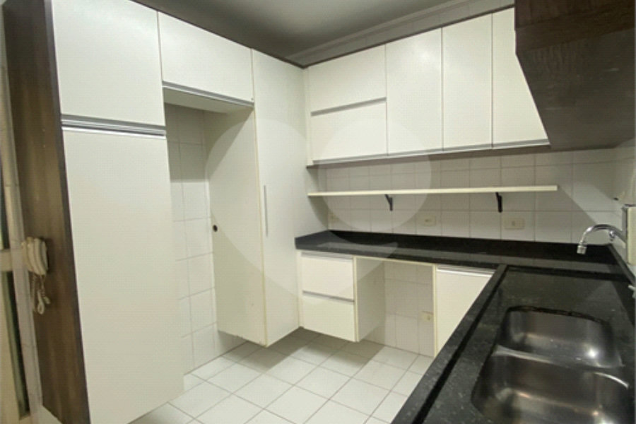 Casa à venda com 3 quartos, sendo 1 suíte, no condomínio Village Santa Cecilia, São Paulo - SP