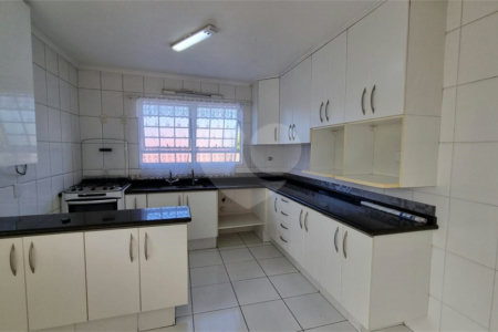 Casa à venda com 3 quartos em Jardim Ester, São Paulo, SP