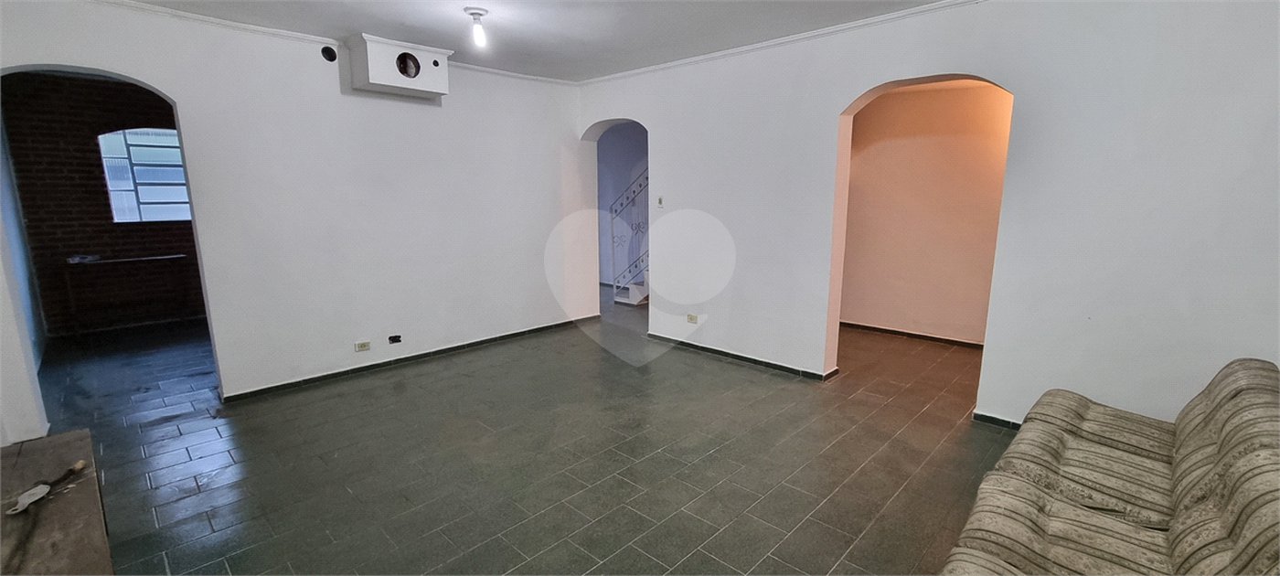 Casa à venda com 3 quartos, sendo 1 suíte,  em Jardim Rosa Maria, São Paulo, SP