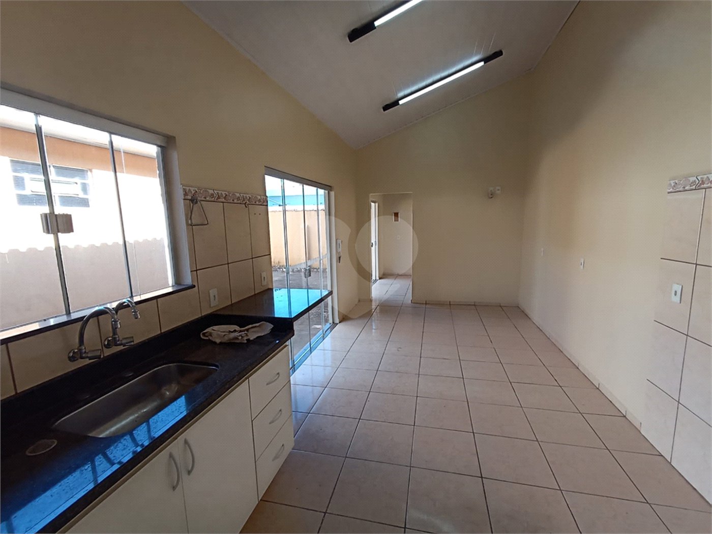 Casa à venda com 3 quartos, sendo 2 suítes,  no Centro, Itapetininga, SP