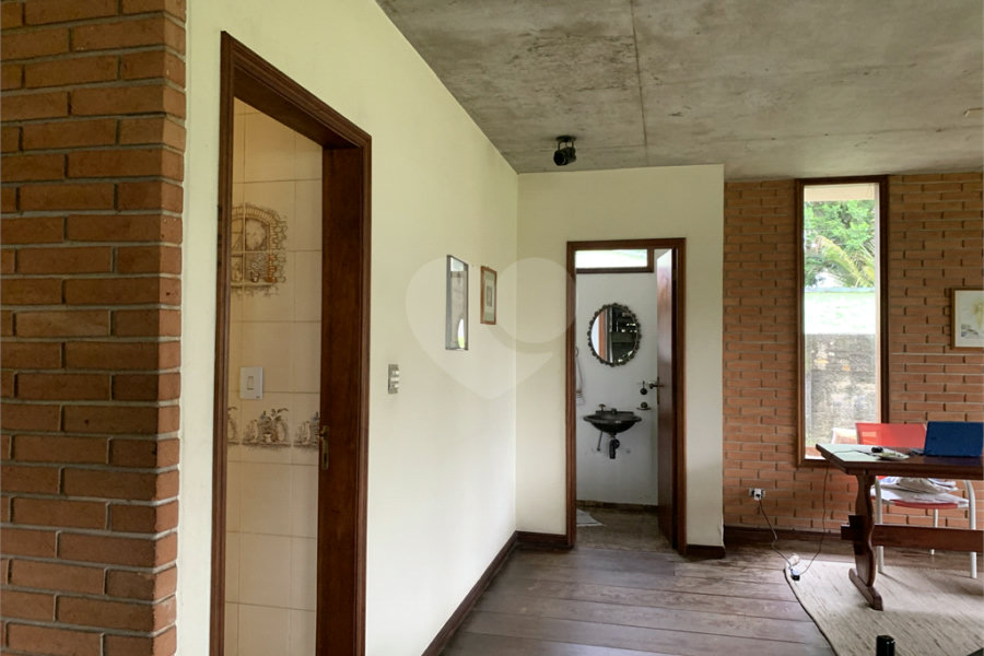 Sobrado à venda com 4 quartos, sendo 2 suítes,  em Tremembé, São Paulo, SP