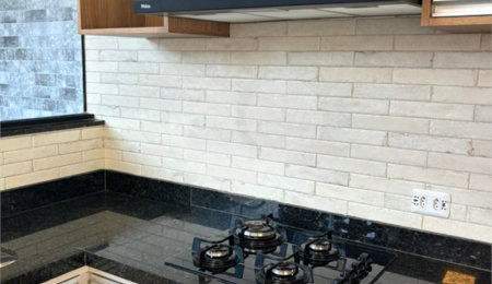 Casa à venda com 3 quartos, sendo 1 suíte, no condomínio Marselha IV, São Roque - SP