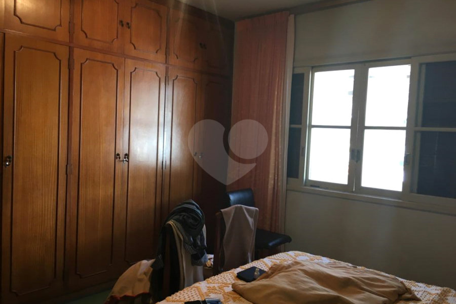 Casa à venda com 4 quartos, sendo 1 suíte, em Jardim São Bento, São Paulo, SP