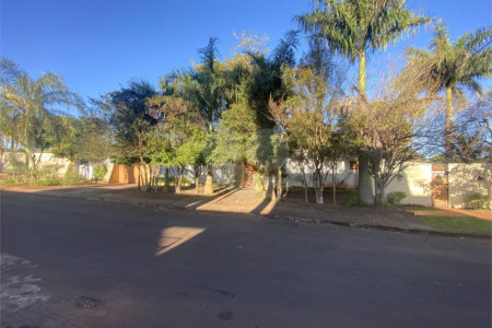 Casa à venda com 3 quartos, sendo 1 suíte, em Parque Residencial Monte Carlo, Ponta Porã, MS