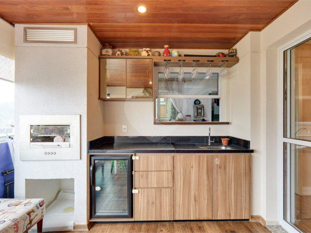 Apartamento à venda com 3 quartos, sendo 1 suíte,  em Granja Julieta, São Paulo, SP