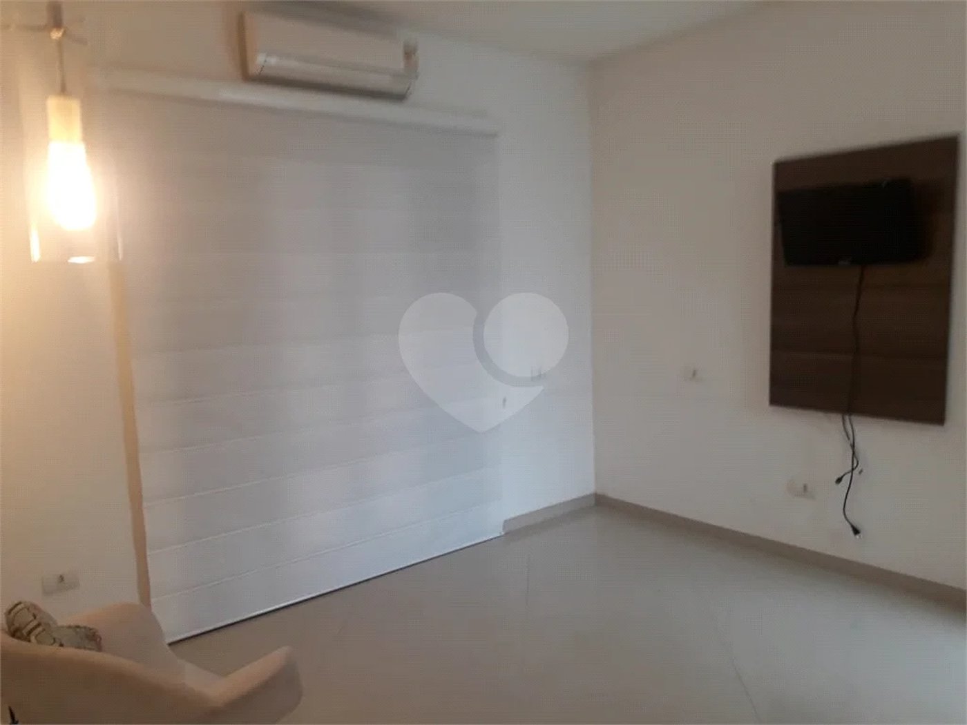 Sobrado à venda com 6 quartos, sendo 5 suítes, em Tremembé, São Paulo, SP
