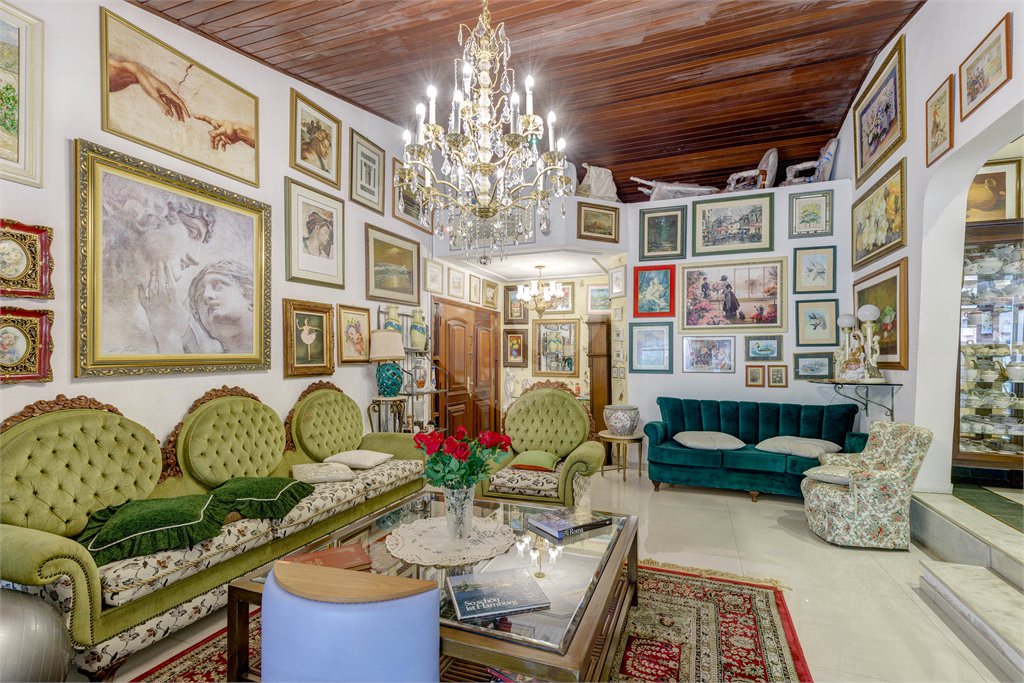 Casa Térrea à venda com 4 quartos, sendo 3 suítes, em Interlagos, São Paulo, SP