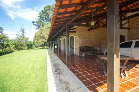 Chácara à venda com 3 quartos, sendo 1 suíte, em Marmeleiro, São Roque, SP