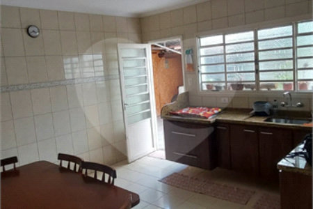 Sobrado à venda com 3 quartos, sendo 1 suíte,  em Vila Mogilar, Mogi das Cruzes, SP