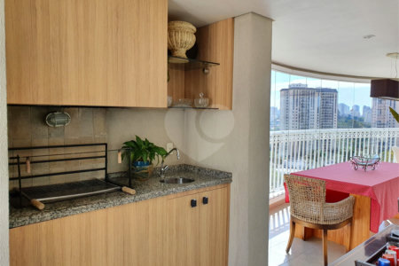 Apartamento à venda com 4 suítes em Jardim Marajoara, São Paulo, SP