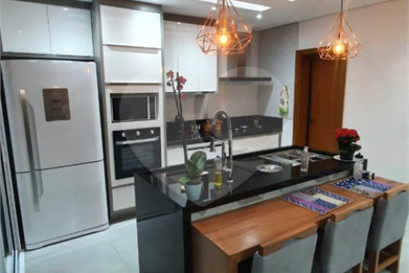 Sobrado de alto padrão no condomínio residencial Reserva Aquarela