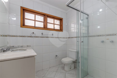Sobrado à venda com 2 quartos, sendo 1 suíte, em Alto da Boa Vista, São Paulo, SP