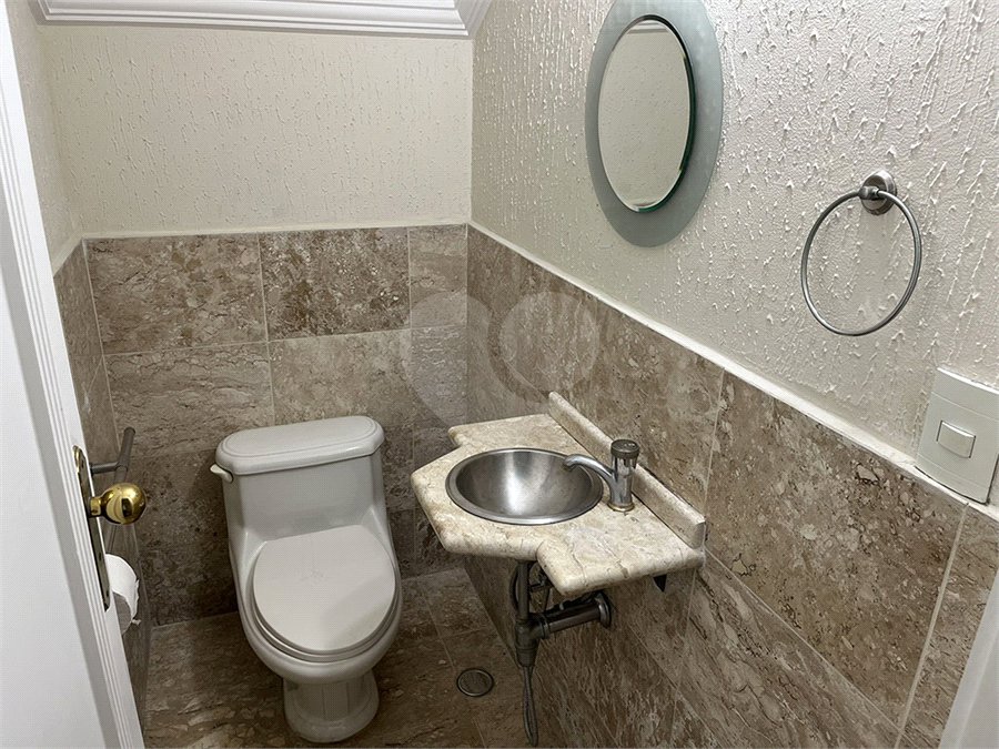 Casa para alugar com 4 quartos, sendo 2 suítes, no condomínio Porto Fino, São Paulo - SP